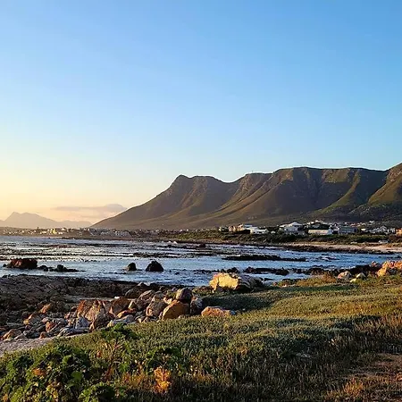 Adorable 2 Bedroom Cottage With Spacious Veranda Hermanus Exterior foto
