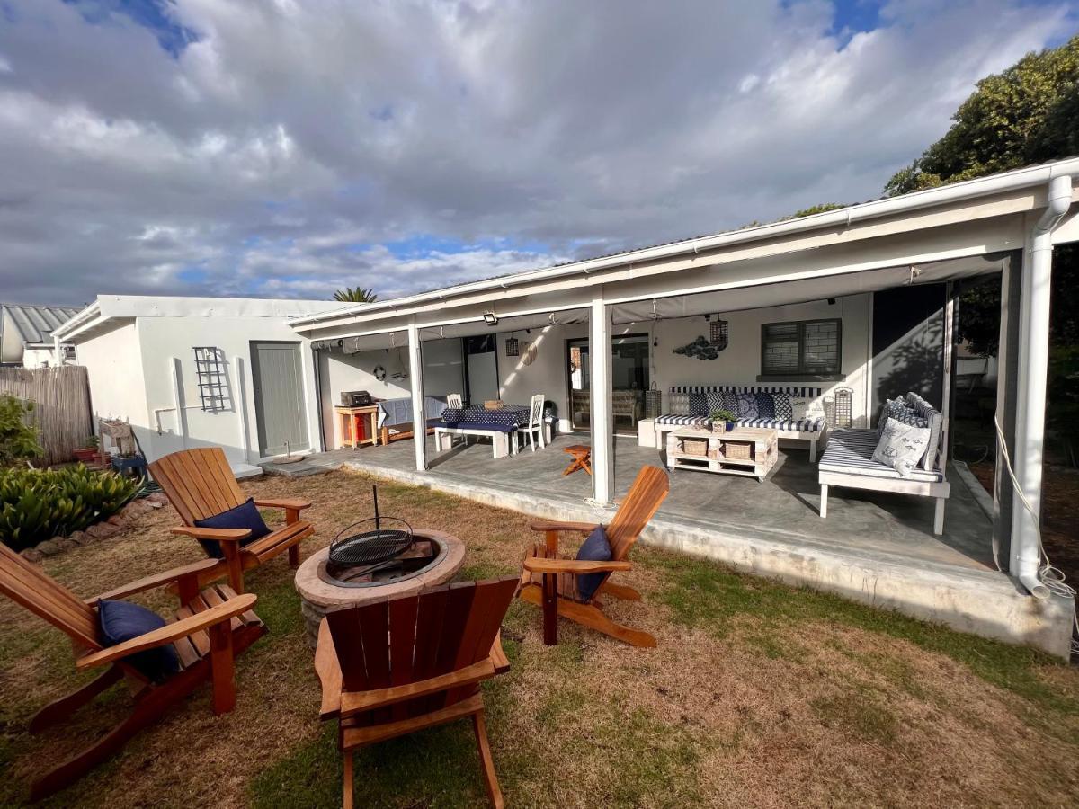 Adorable 2 Bedroom With Spacious Veranda *